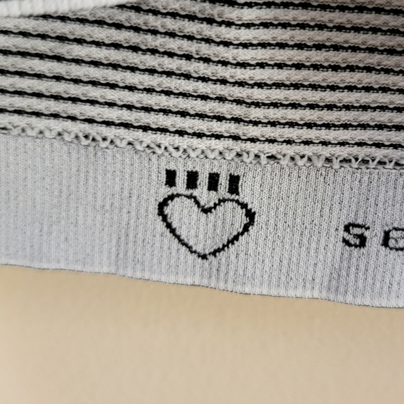 Lululemon | Swiftly Tech Black & White Stripe Long Sleeve Crew Top Thumbholes - Picture 4 of 6